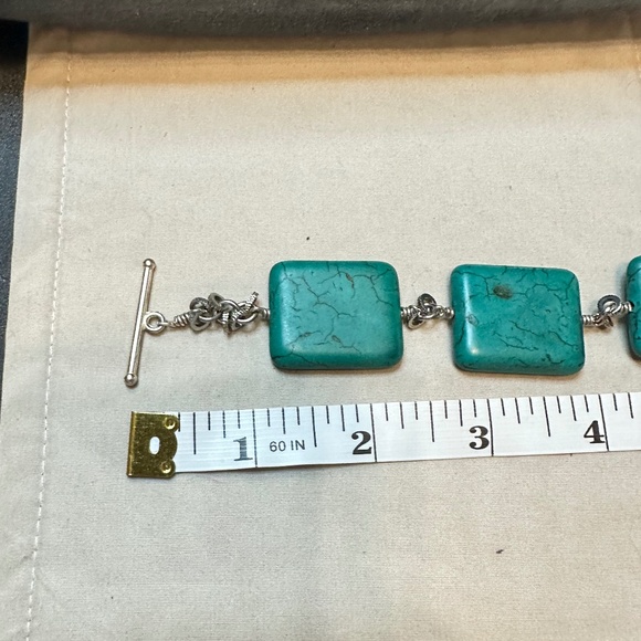 Green Howlite & silver toggle bracelet.  Large rectangular stones. - Picture 13 of 16